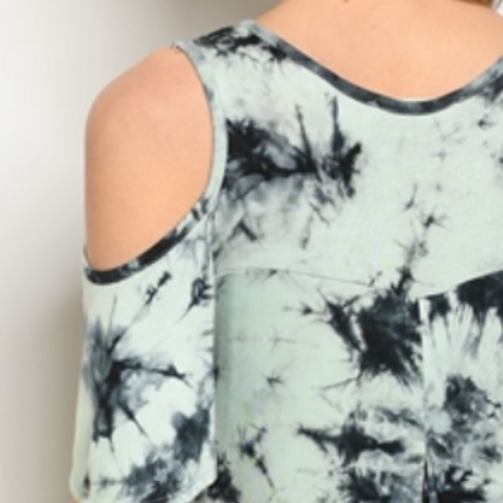 1 left ❤️cold shoulder tie dye top - Picture 4 of 4